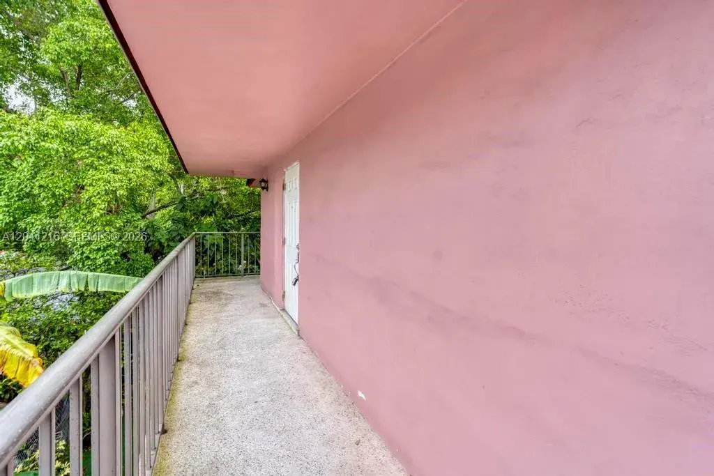 519 NW 10th Ave # 3, Miami FL 33136