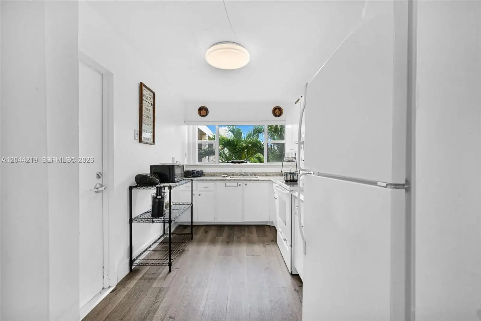 942 NE 199th St # 4E, Miami FL 33179 photo 5