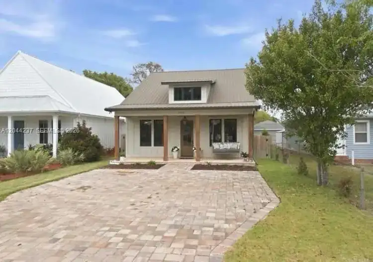 1714 E Hatton St, Other City - In The State Of Florida FL 32503