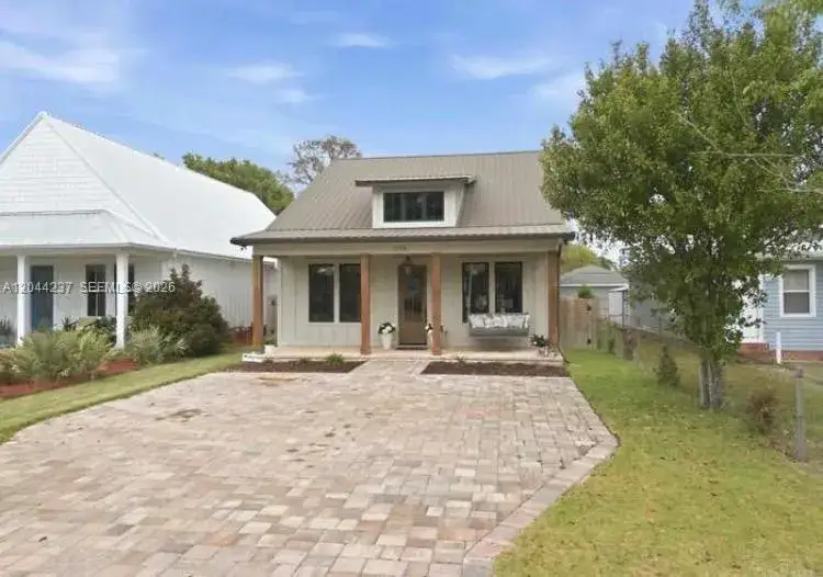 1714 E Hatton St, Other City - In The State Of Florida FL 32503