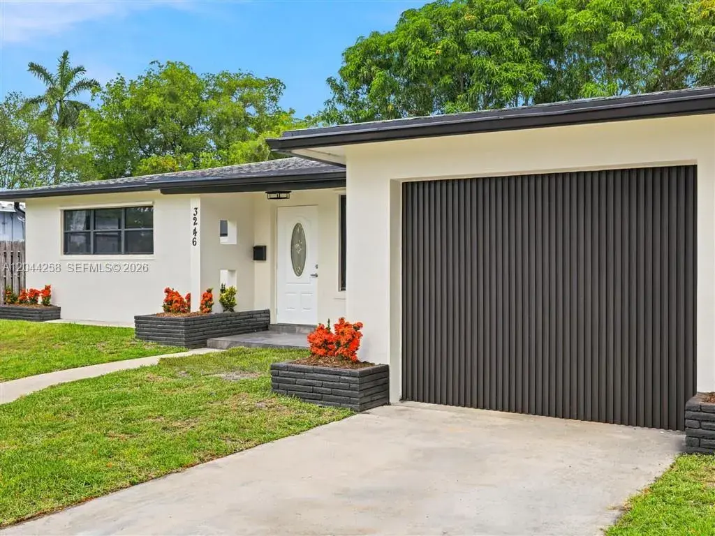 3246 Buchanan St, Hollywood FL 33021