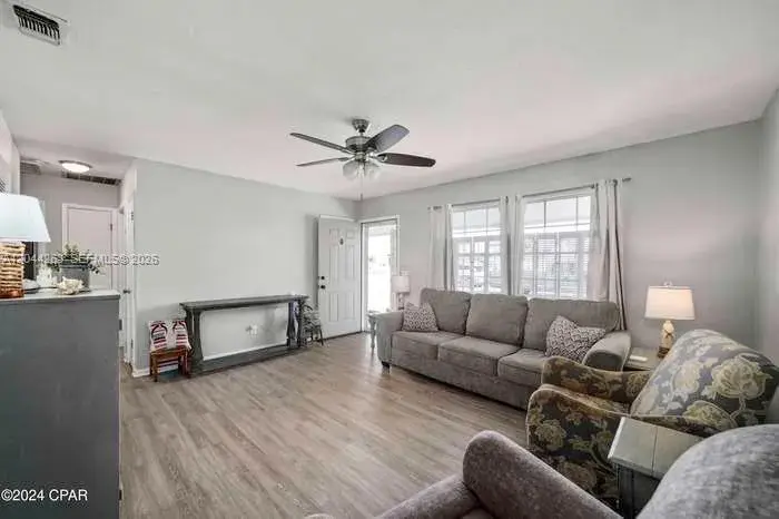 61 Oak Ave, Panama City FL 32456