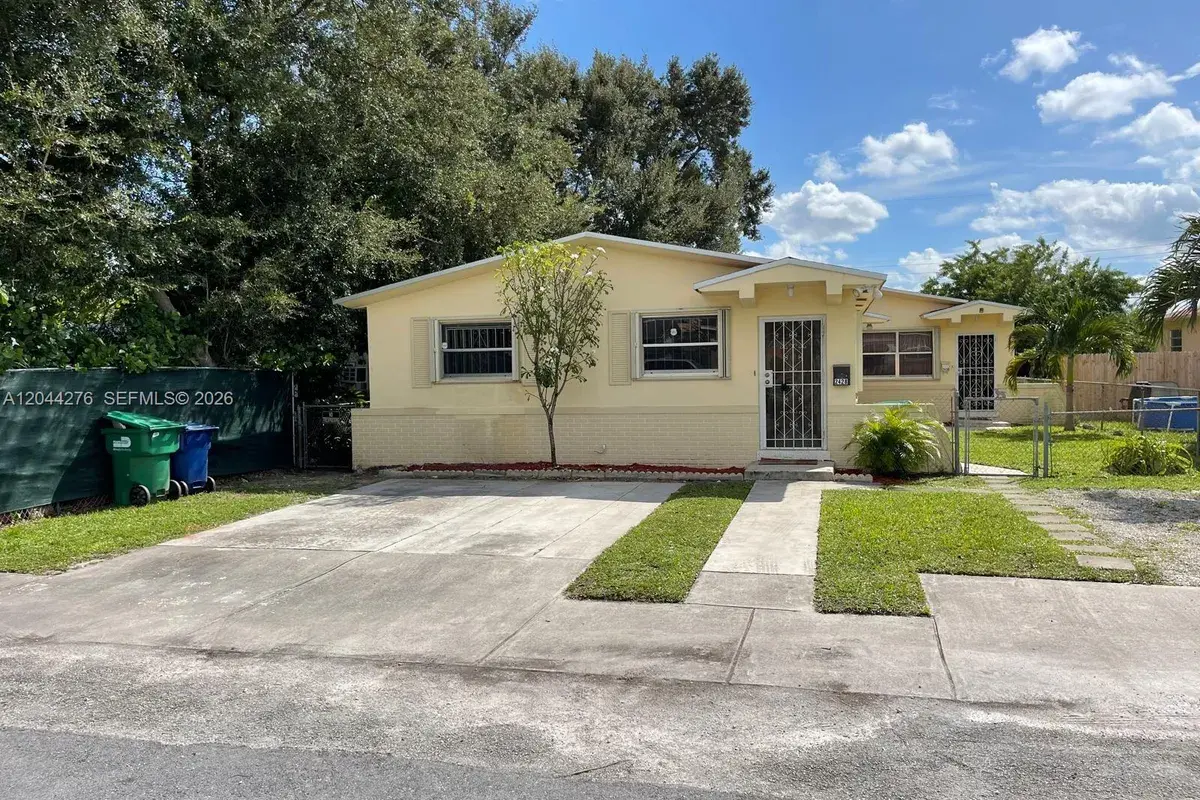 2428 NW 82nd St # 2428, Miami FL 33147