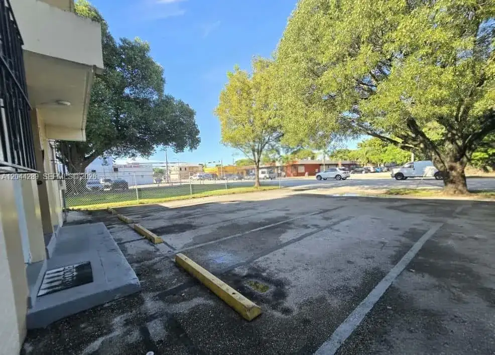 2835 NW 22nd Ave, Miami FL 33142 photo 4