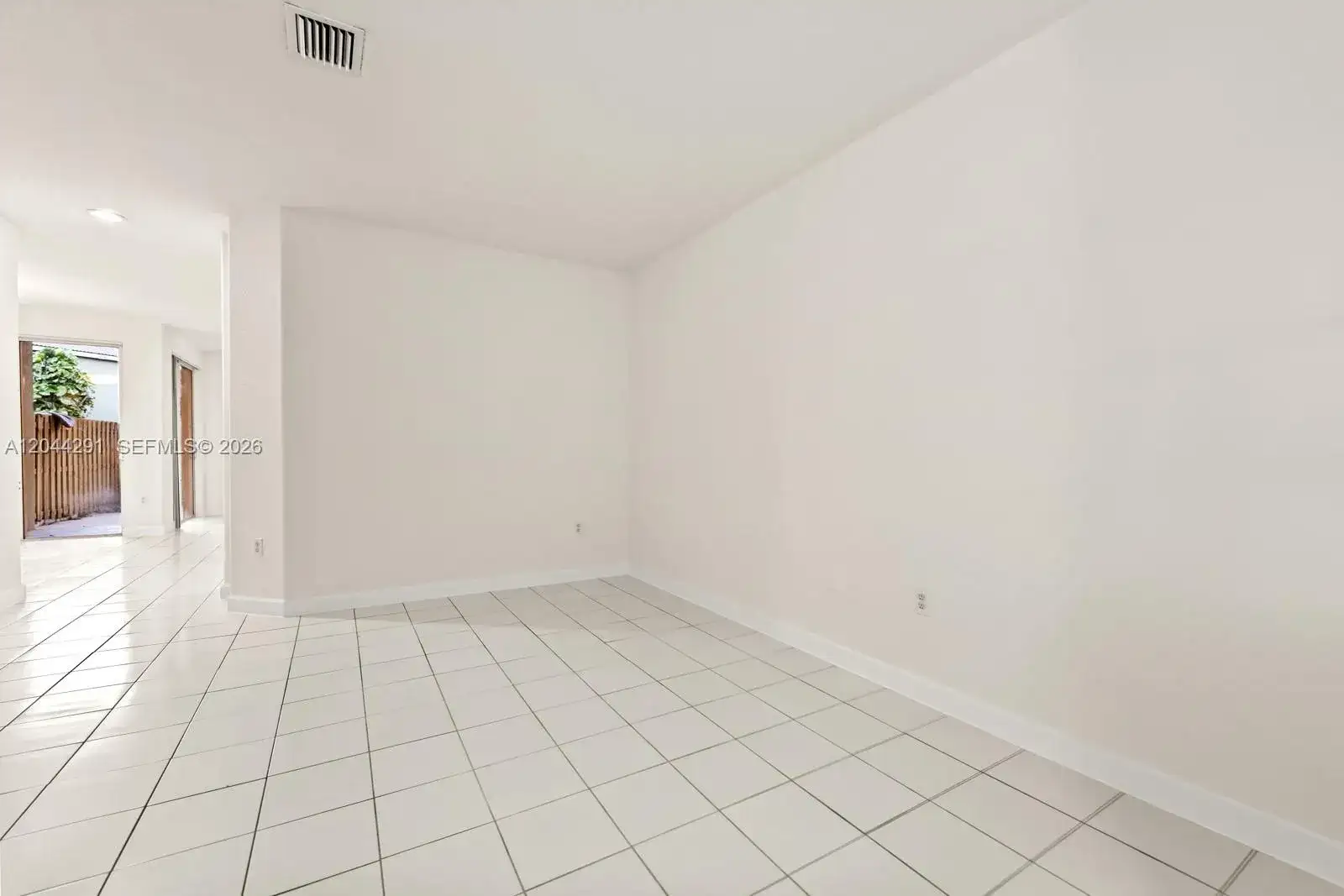 1466 SE 26th Ave, Homestead FL 33035 photo 2