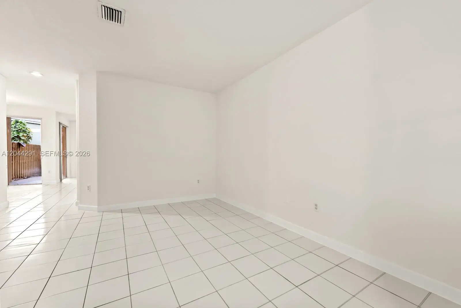 1466 SE 26th Ave, Homestead FL 33035