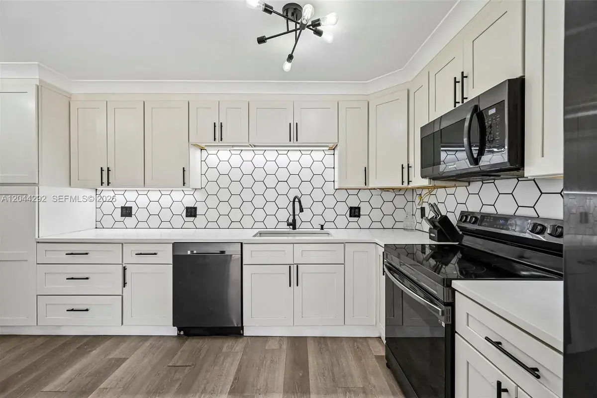 5016 50th Way, West Palm Beach FL 33409