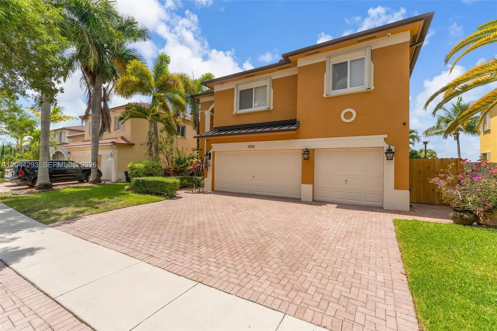 3906 NE 20th St, Homestead FL 33033