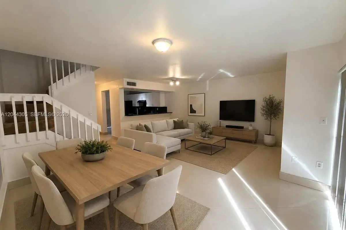 862 Crystal Lake Dr, Deerfield Beach FL 33064
