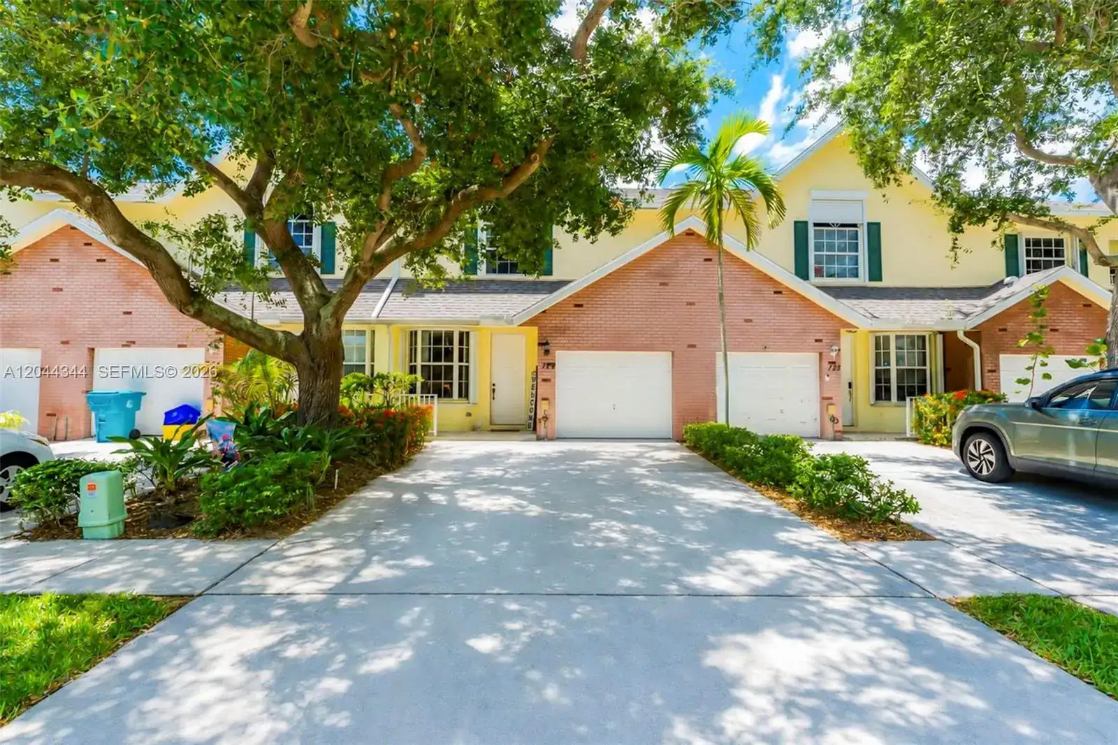 126 Spruce St, Boynton Beach FL 33426 photo 2