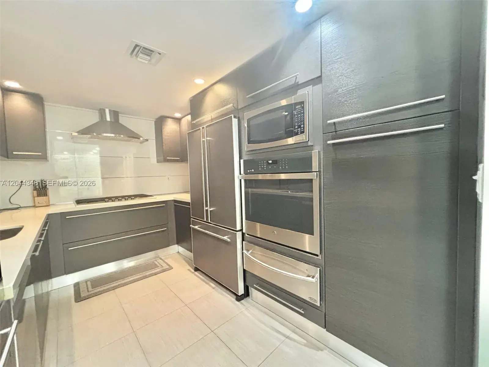 2030 S Ocean Dr # 423, Hallandale Beach FL 33009