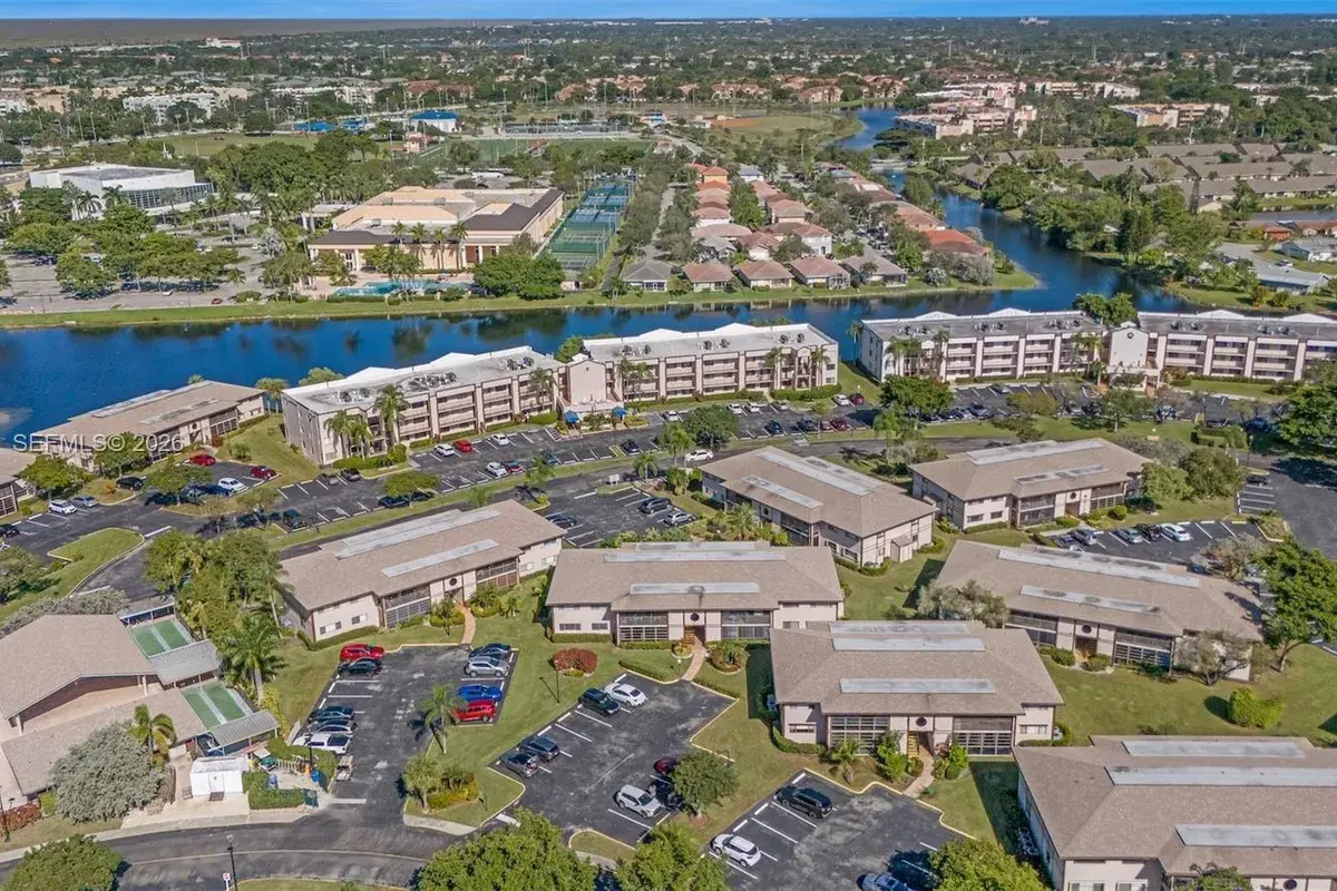 9994 N Belfort Cir # 210, Tamarac FL 33321