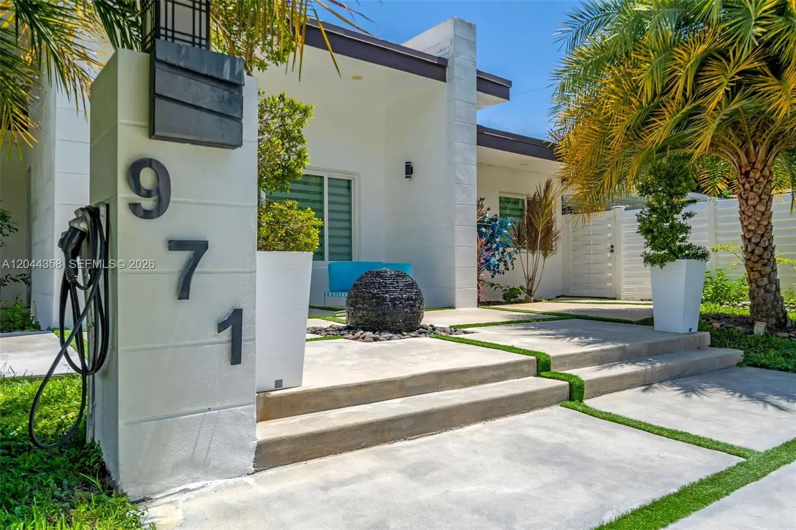 971 NE 113th St, Biscayne Park FL 33161