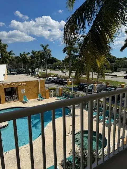 1450 SE 3rd Ave # 302, Dania Beach FL 33004
