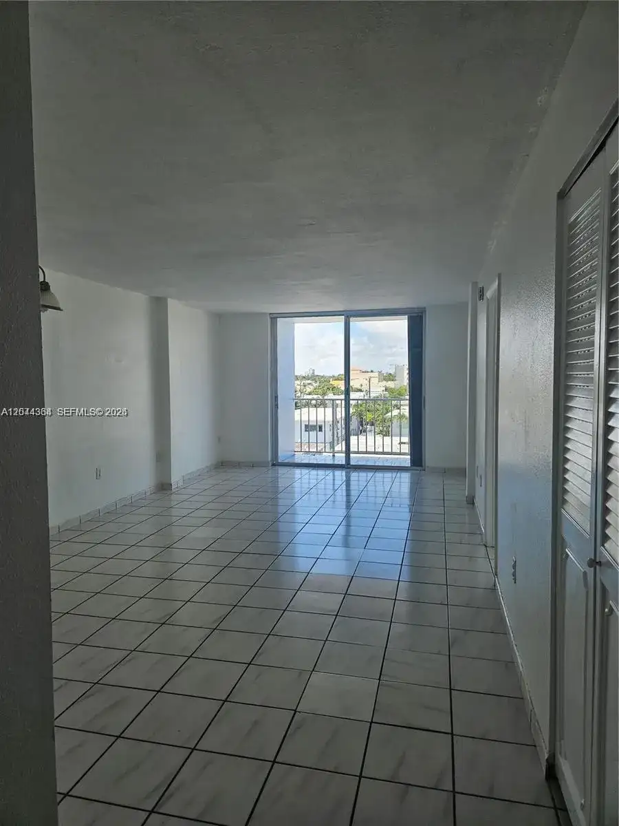 8340 Harding Ave # 504, Miami Beach FL 33141 photo 2