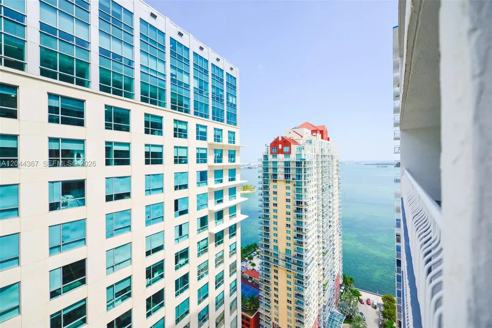 1200 Brickell Bay Dr # 3614, Miami FL 33131 photo 2