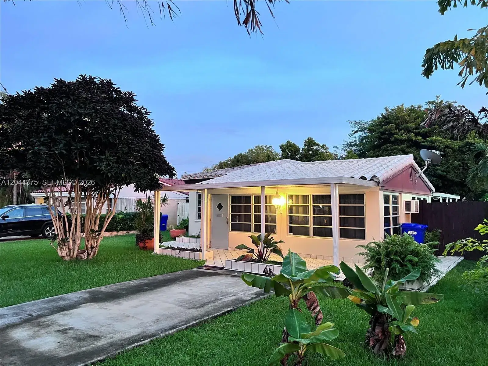 2082 NE 180th St # 2082, North Miami Beach FL 33162