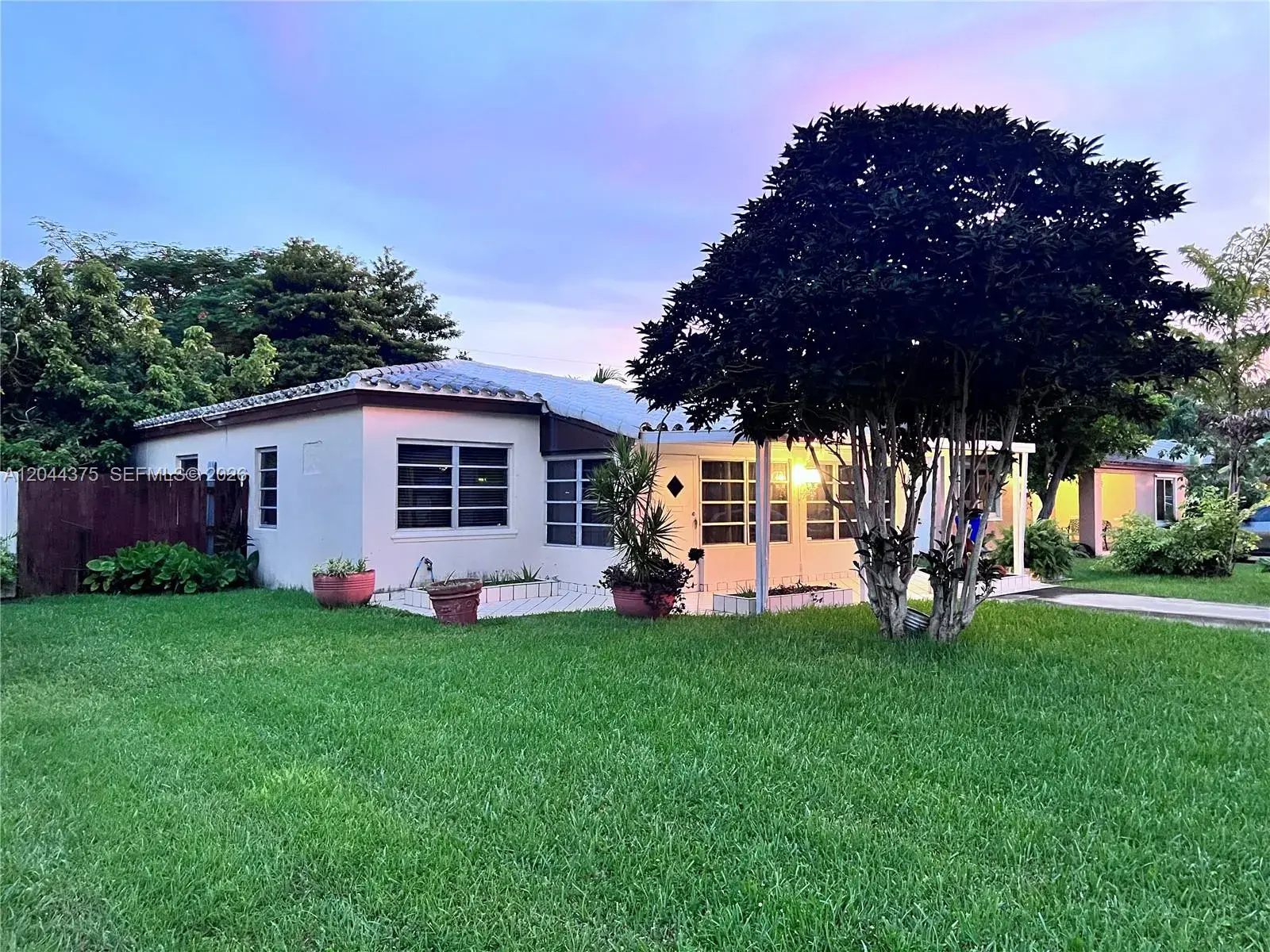 2082 NE 180th St # 2082, North Miami Beach FL 33162