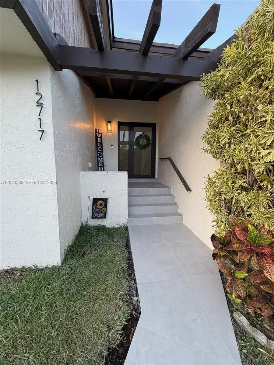 12717 SW 66th Ter, Miami FL 33183