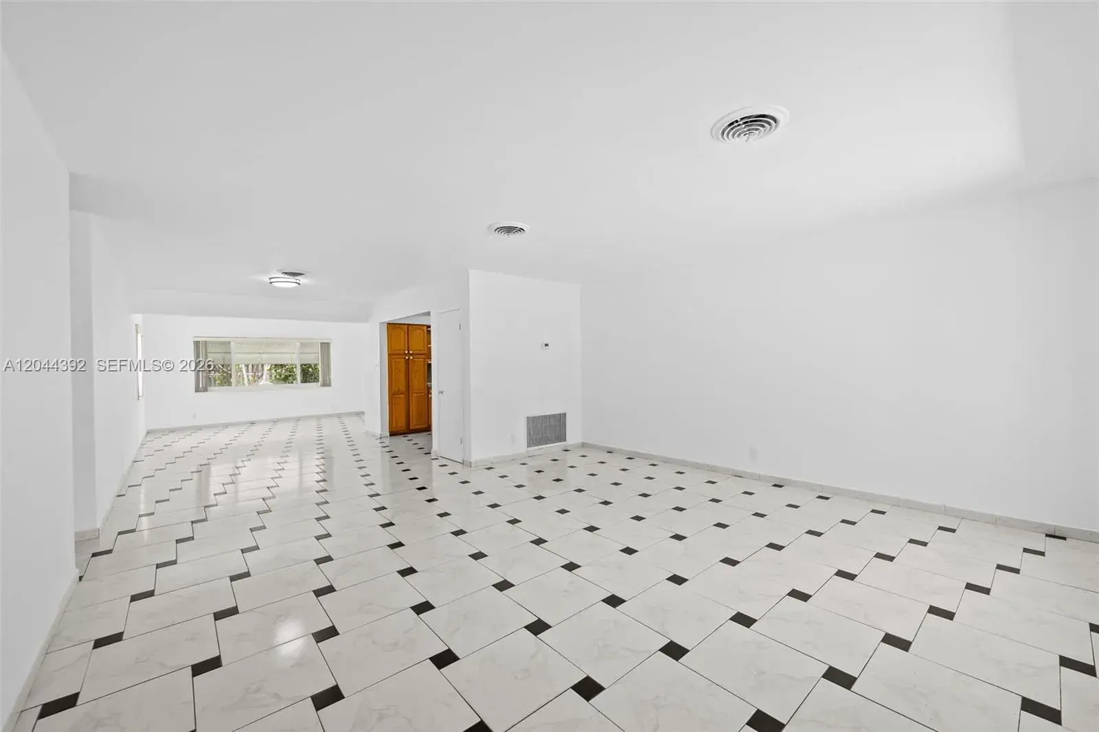 733 N Rainbow Dr, Hollywood FL 33021