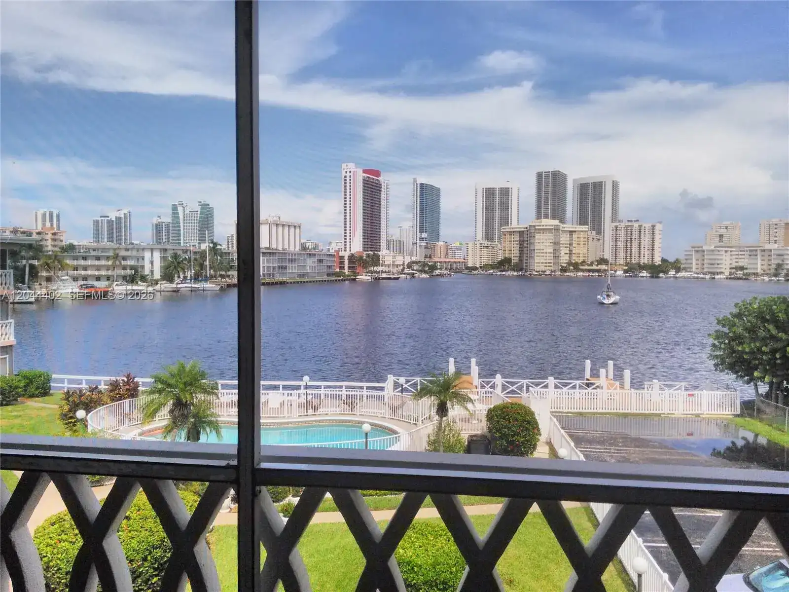 450 GOLDEN ISLES DR # 2H, Hallandale Beach FL 33009 photo 3