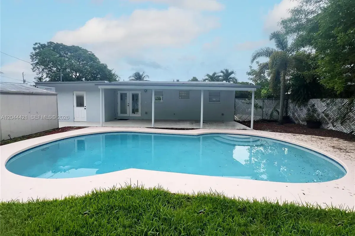 2679 NW 57th Ter, Margate FL 33063