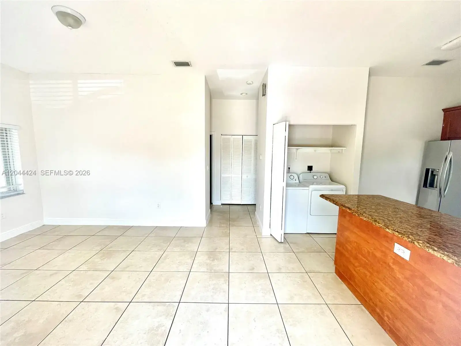 2487 W 5th Ct, Hialeah FL 33010 photo 2