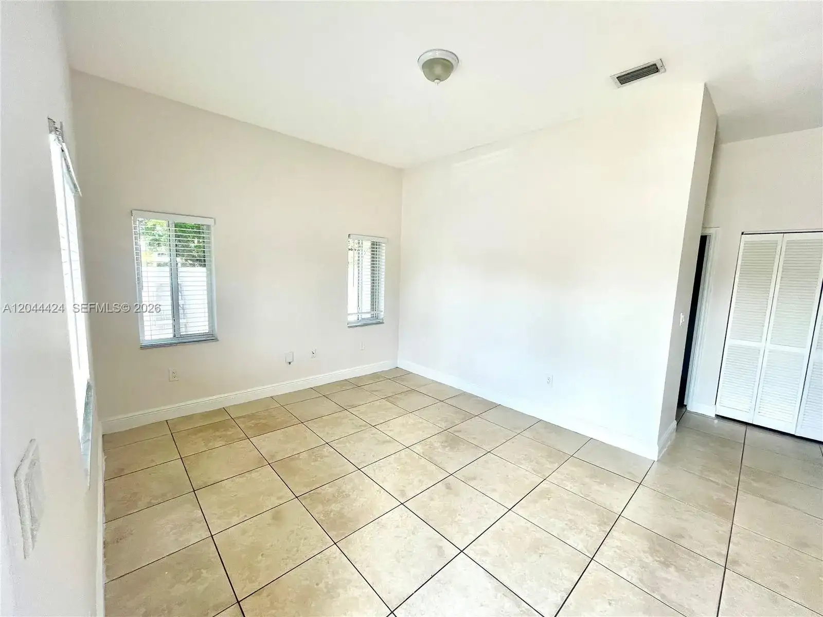2487 W 5th Ct, Hialeah FL 33010 photo 4