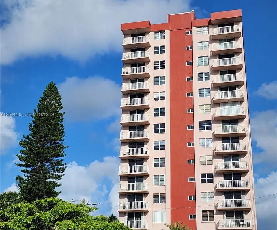 3161 S Ocean Dr # 404, Hallandale Beach FL 33009