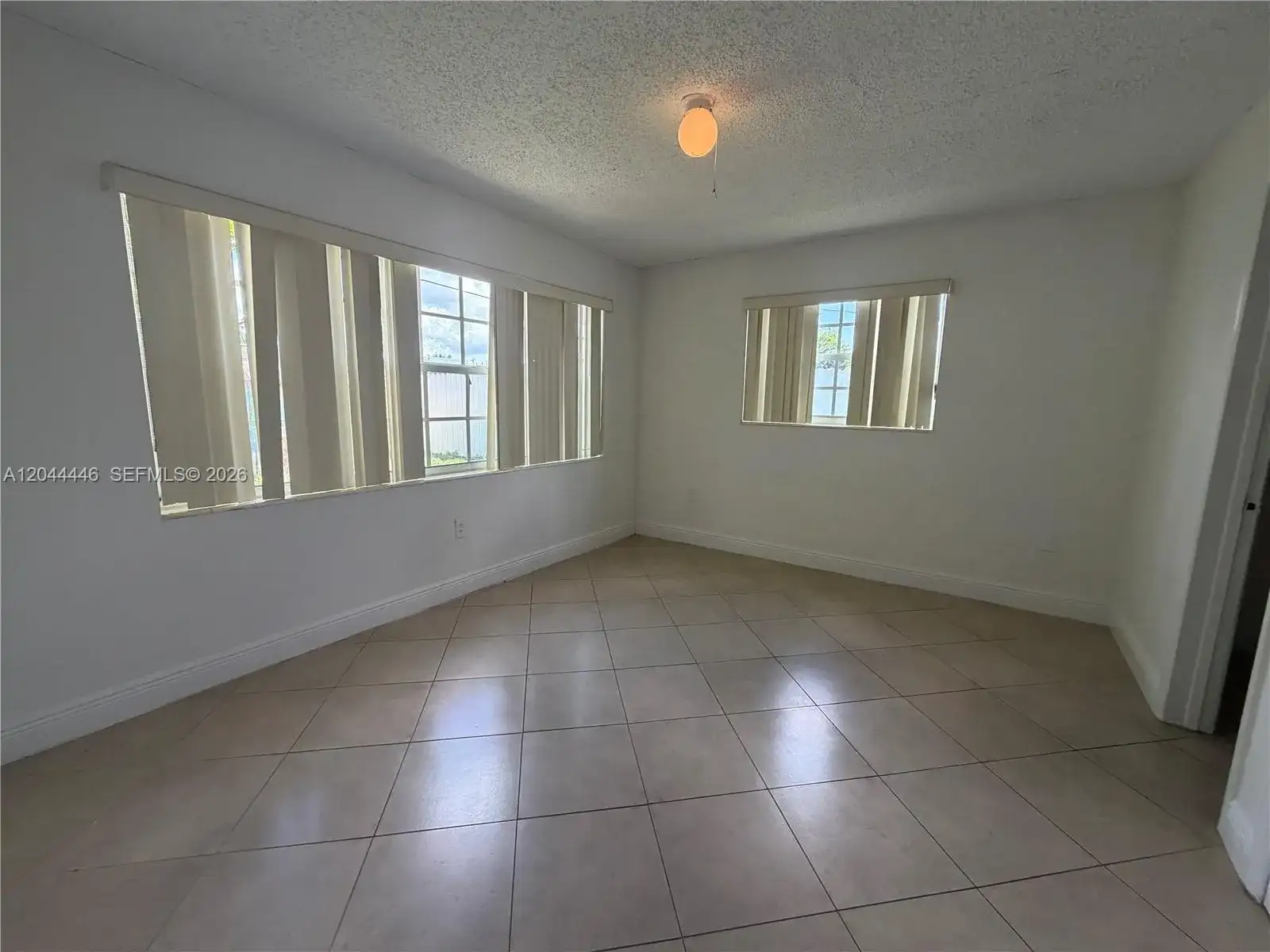 7395 Garfield St, Hollywood FL 33024 photo 2
