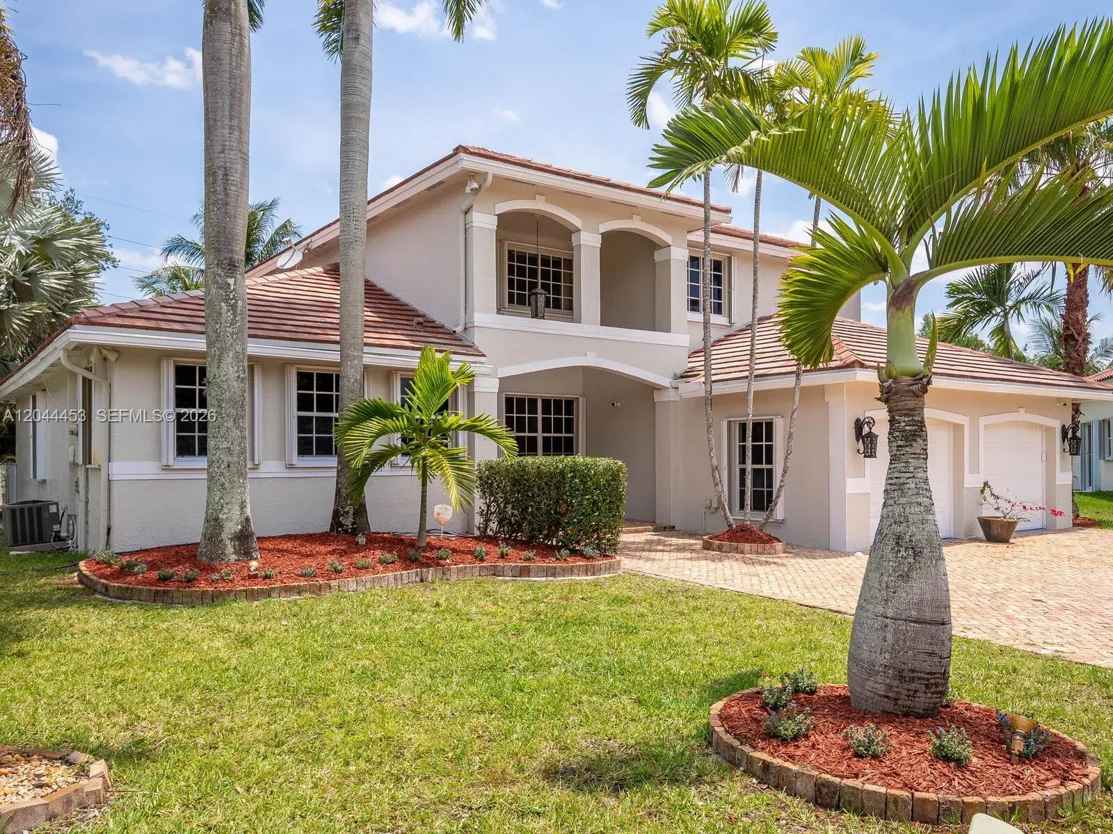 351 SW 184th Ter, Pembroke Pines FL 33029