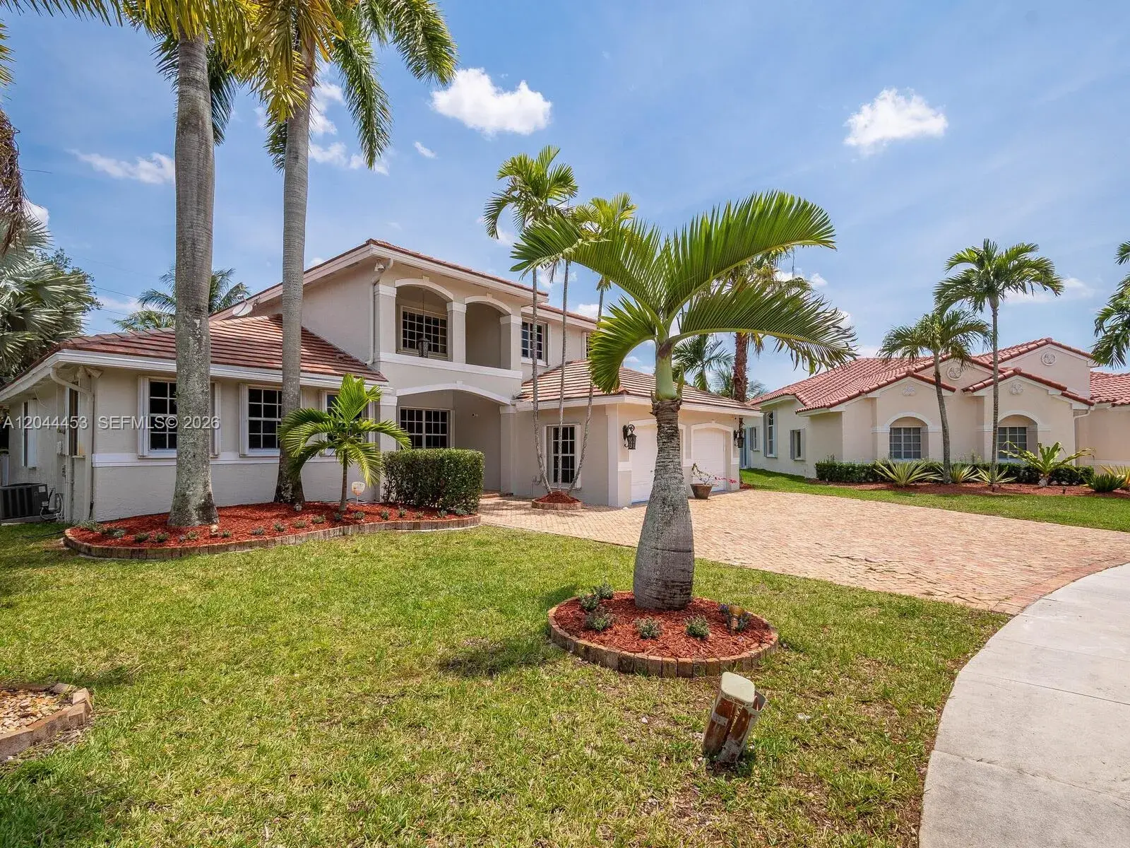 351 SW 184th Ter, Pembroke Pines FL 33029