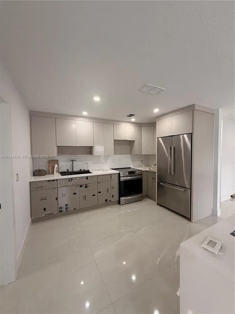 191 SE 6th Ave, Hialeah FL 33010