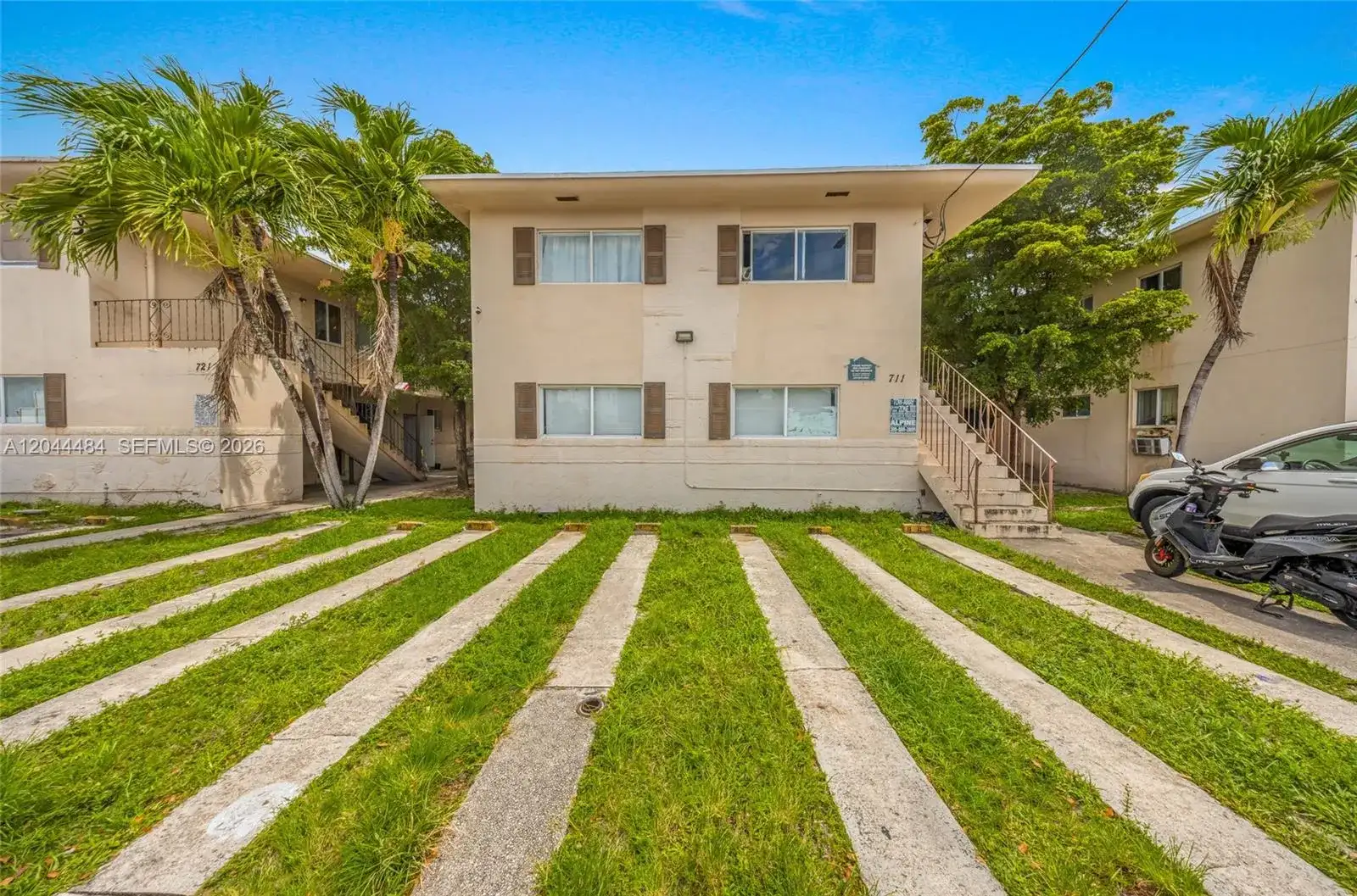 731 SW 5th St, Miami FL 33130 photo 3