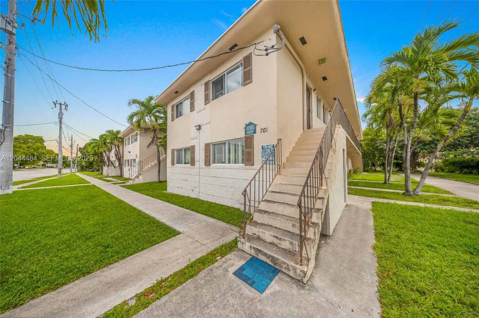 731 SW 5th St, Miami FL 33130 photo 4