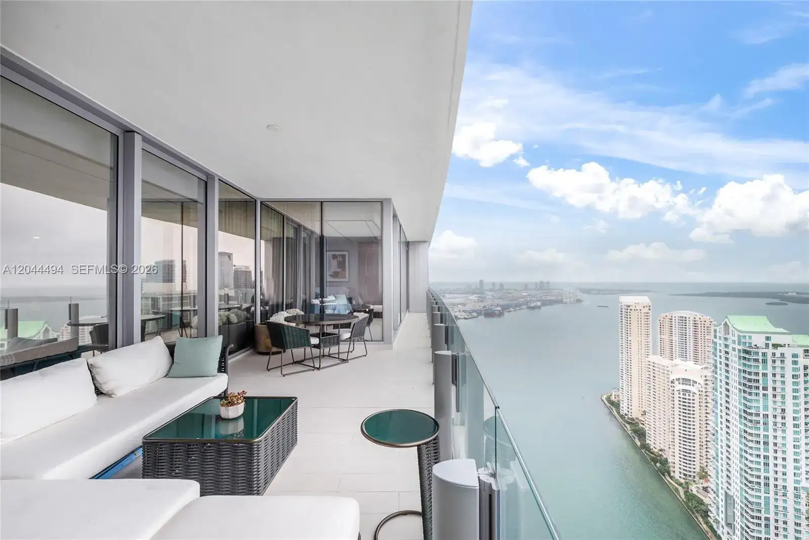 300 Biscayne Blvd Way # 5104, Miami FL 33131 photo 5