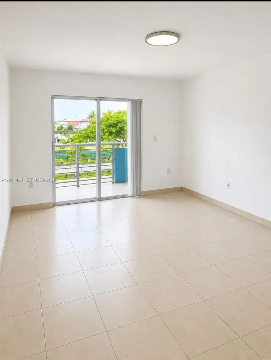16851 NE 35TH AVE # 27, North Miami Beach FL 33160 photo 2