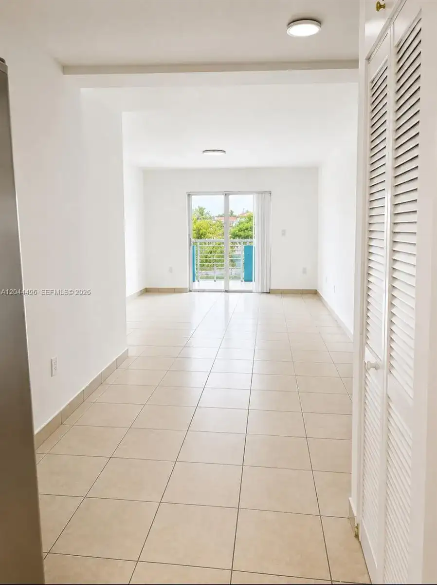 16851 NE 35TH AVE # 27, North Miami Beach FL 33160 photo 3