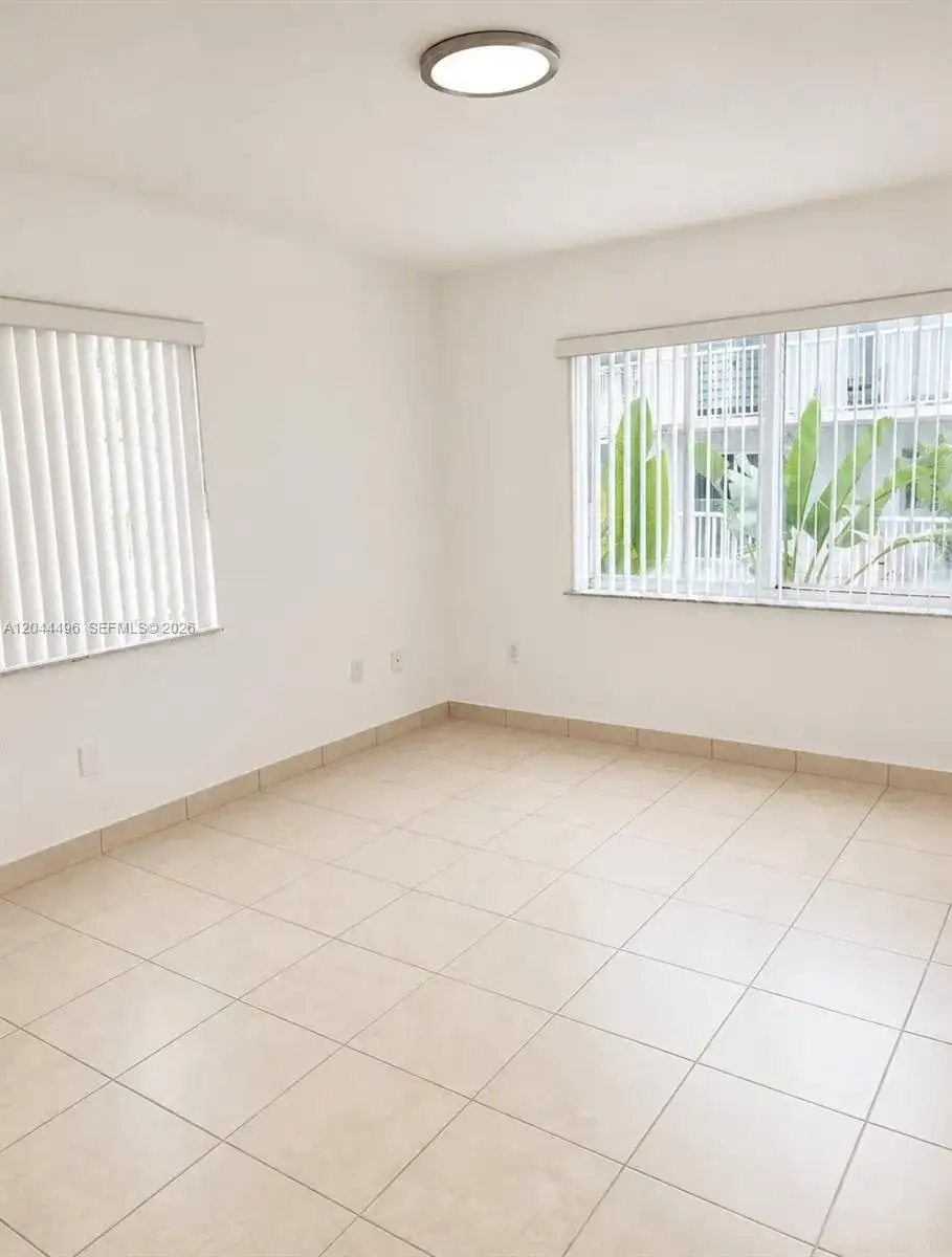 16851 NE 35TH AVE # 27, North Miami Beach FL 33160 photo 5