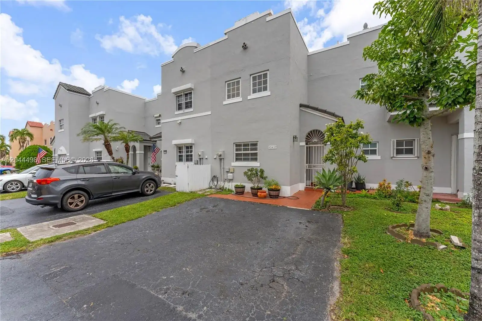 12427 NW 7th Ln, Miami FL 33182 photo 2