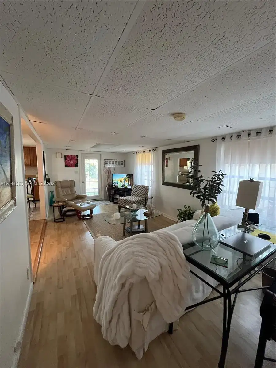 5125 SW 26th Ct, Hollywood FL 33023 photo 4