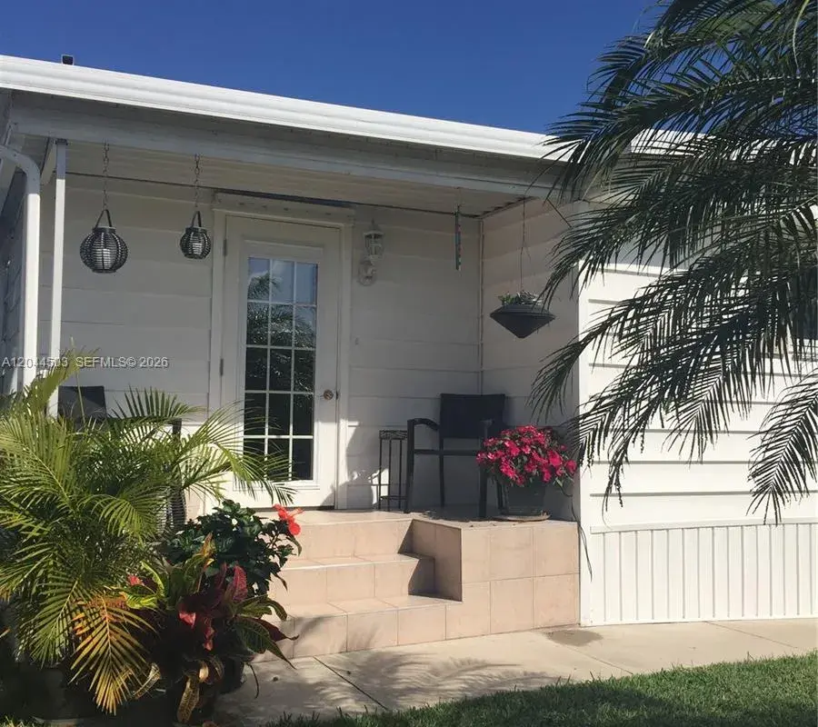 5125 SW 26th Ct, Hollywood FL 33023