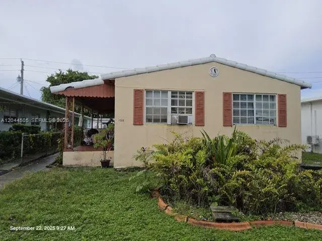 1938 Pierce St, Hollywood FL 33020