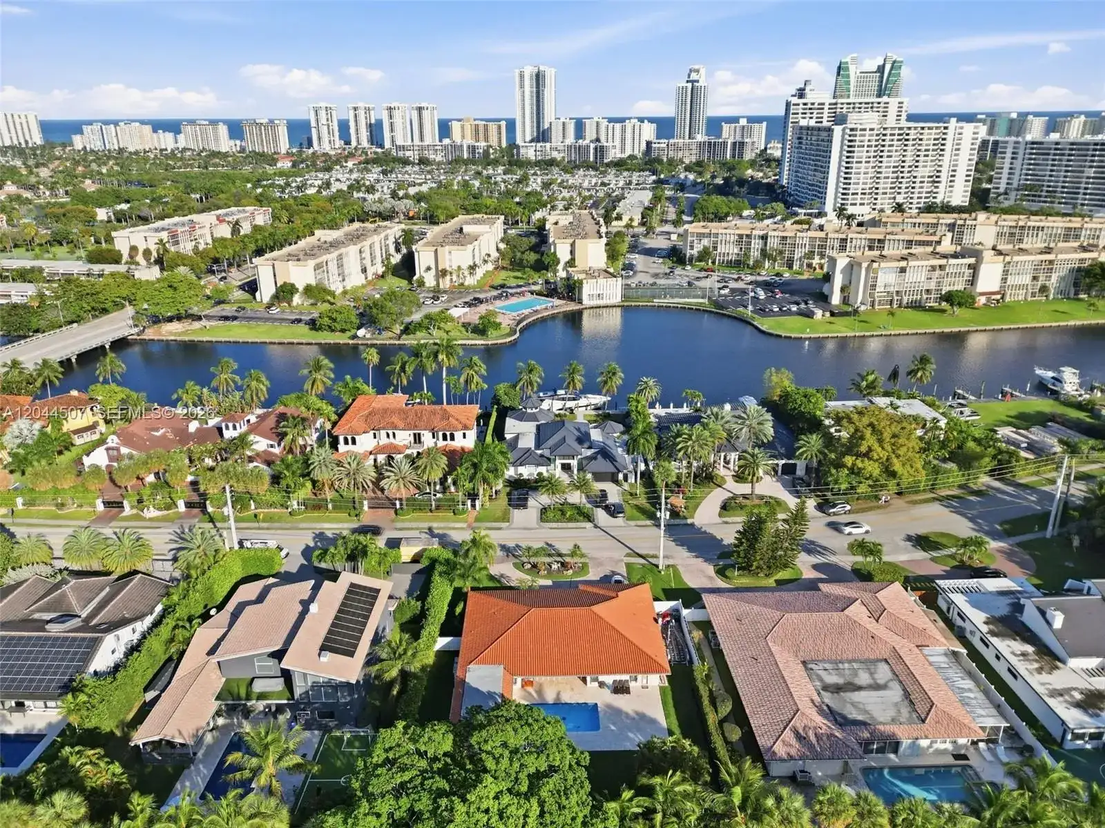 713 Diplomat Pkwy, Hallandale Beach FL 33009 photo 4