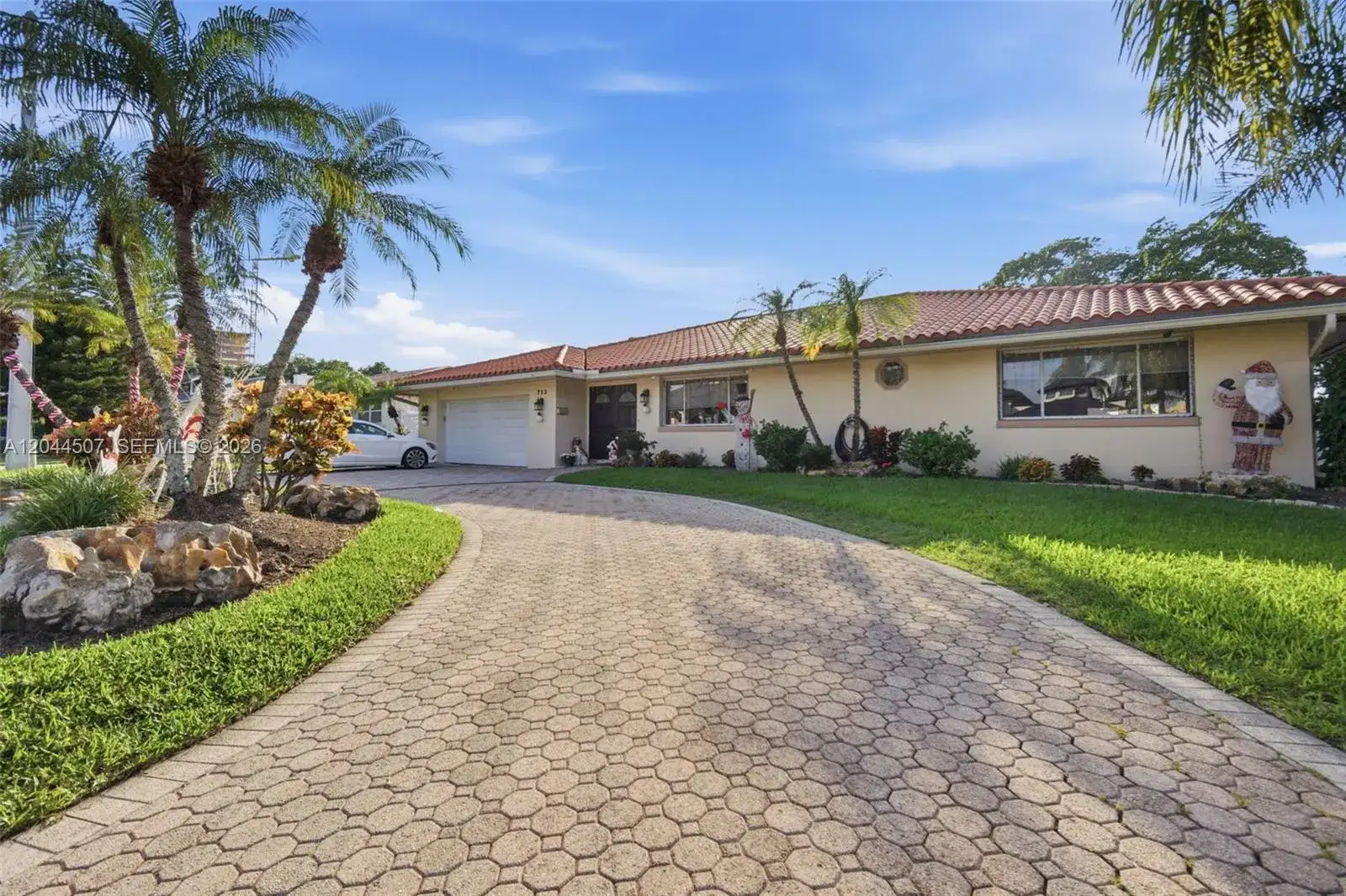 713 Diplomat Pkwy, Hallandale Beach FL 33009 photo 5