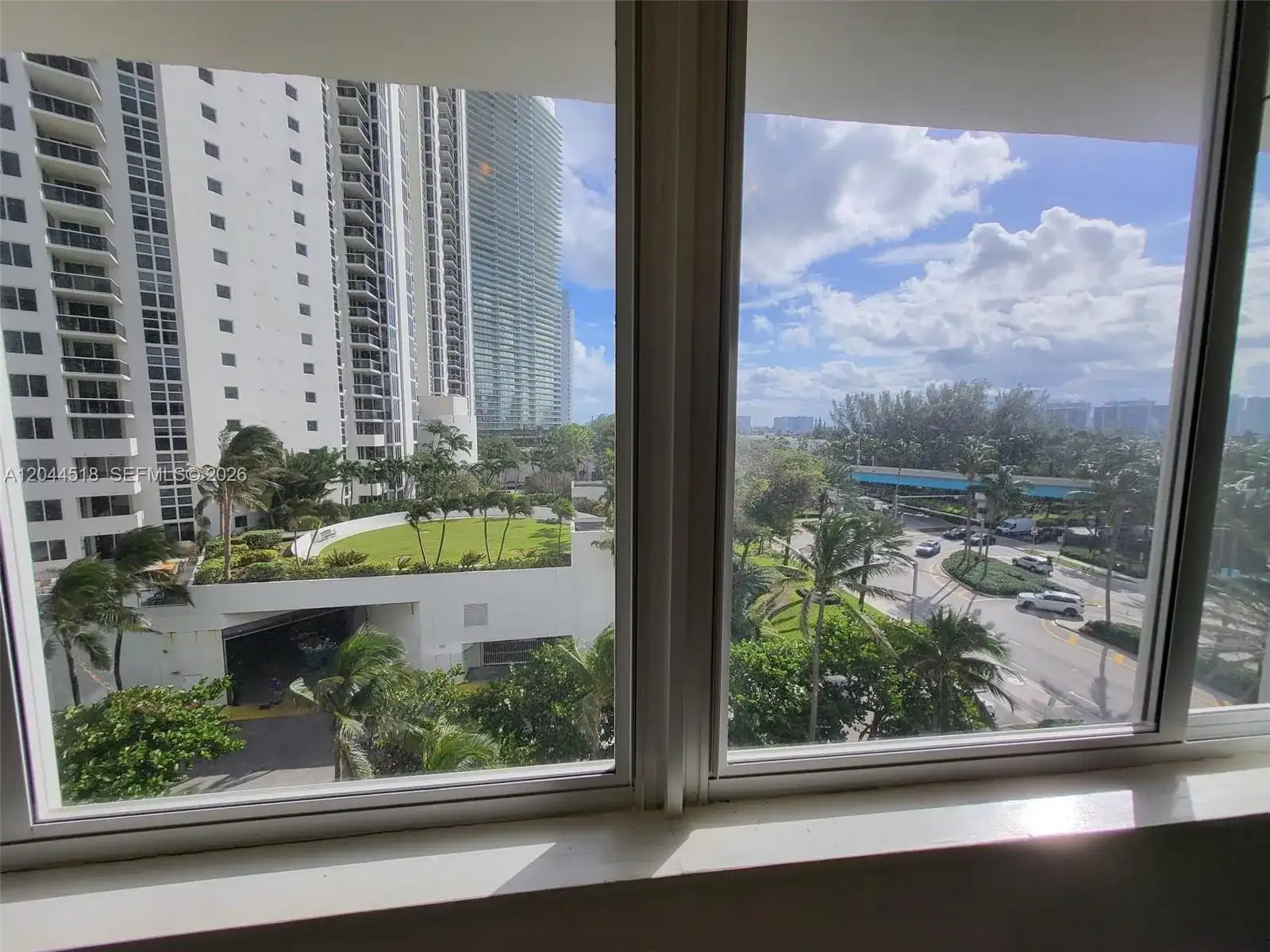 19201 E Collins Ave # 442, Sunny Isles Beach FL 33160 photo 2