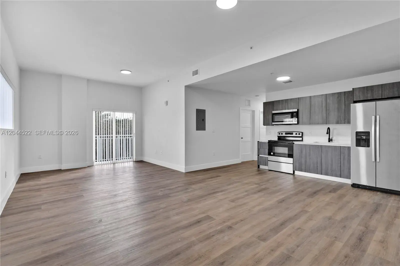 1021 NW 1st St # 204, Miami FL 33128