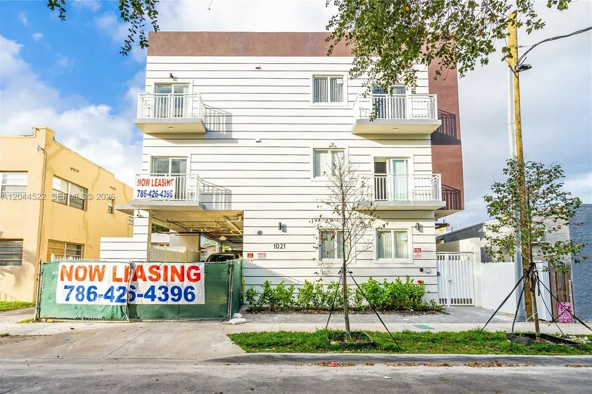 1021 NW 1st St # 204, Miami FL 33128