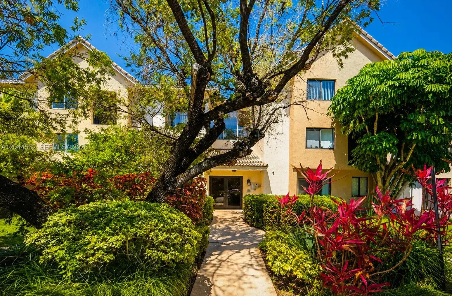10001 W Atlantic Blvd # 216, Coral Springs FL 33071