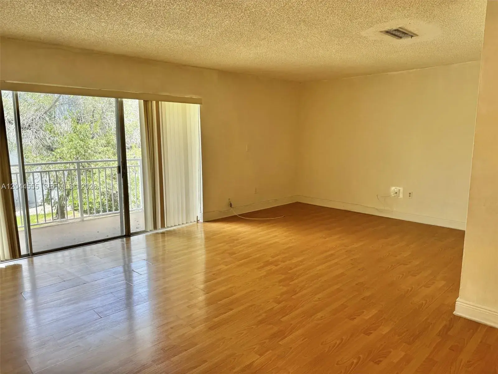 9371 Fontainebleau Blvd # I229, Miami FL 33172